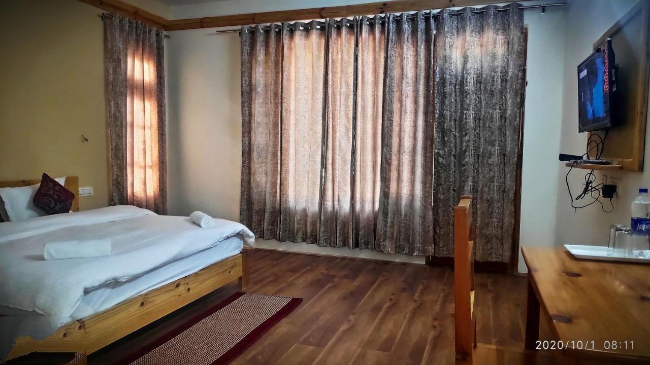 Tirthan Grand Riverside Banjār Esterno foto
