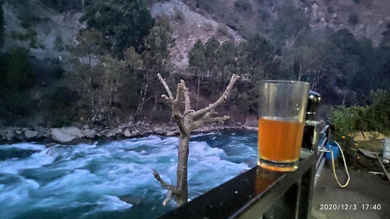 Tirthan Grand Riverside Banjār Esterno foto