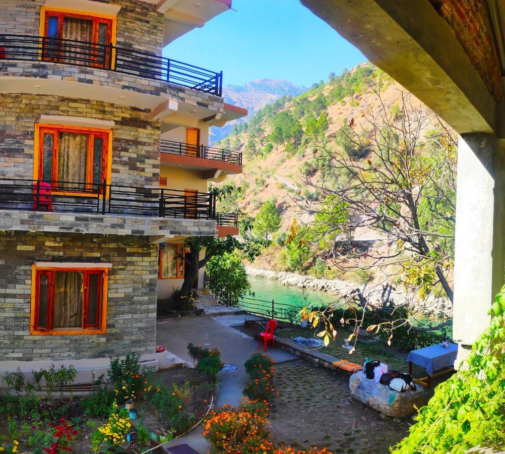 Tirthan Grand Riverside Banjār Esterno foto
