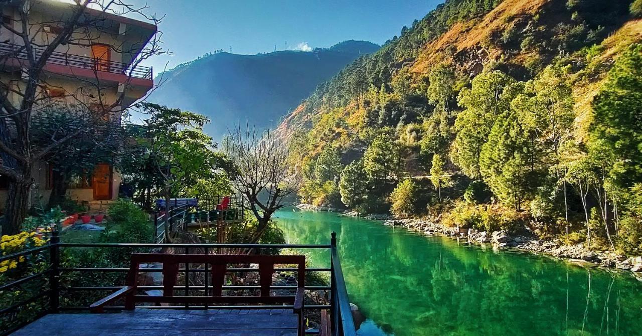 Tirthan Grand Riverside Banjār Esterno foto