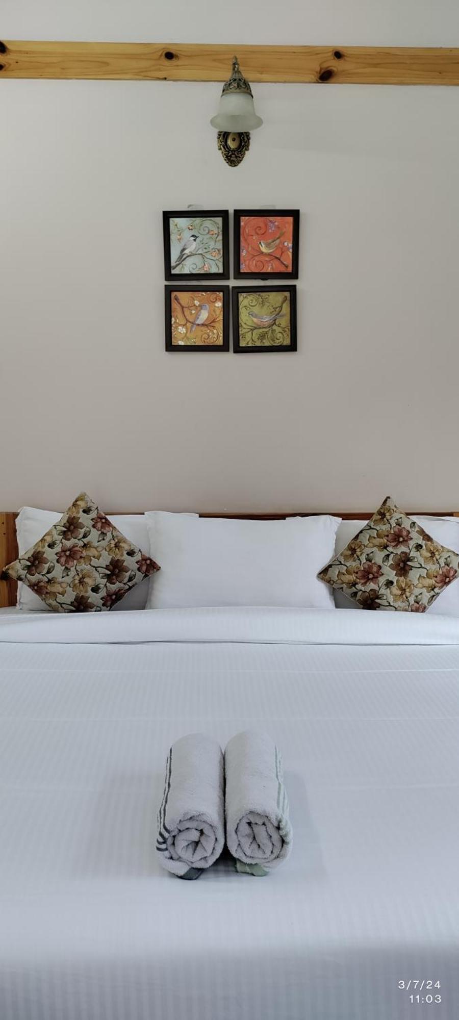 Tirthan Grand Riverside Banjār Esterno foto