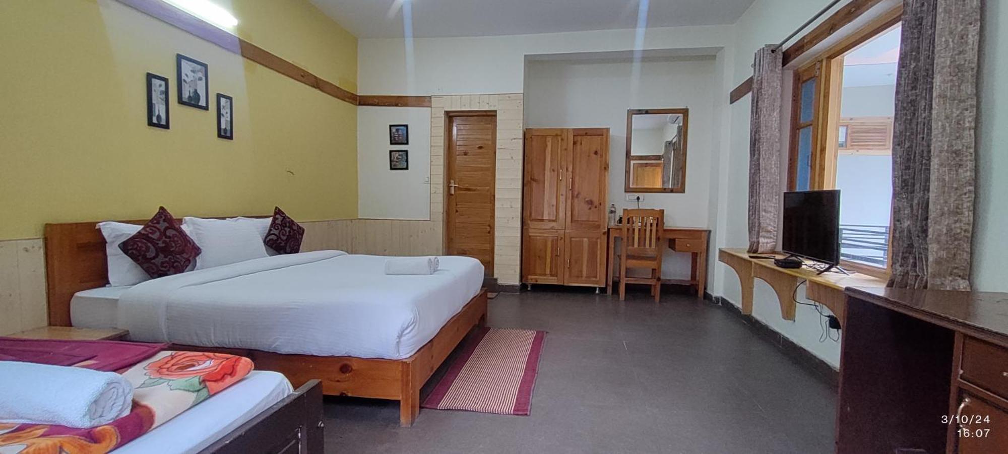 Tirthan Grand Riverside Banjār Esterno foto