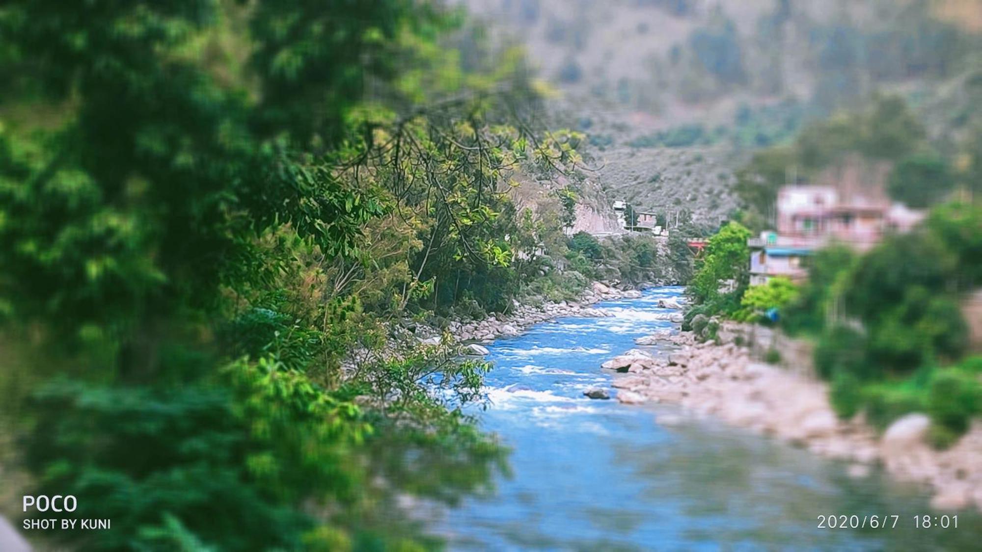 Tirthan Grand Riverside Banjār Esterno foto