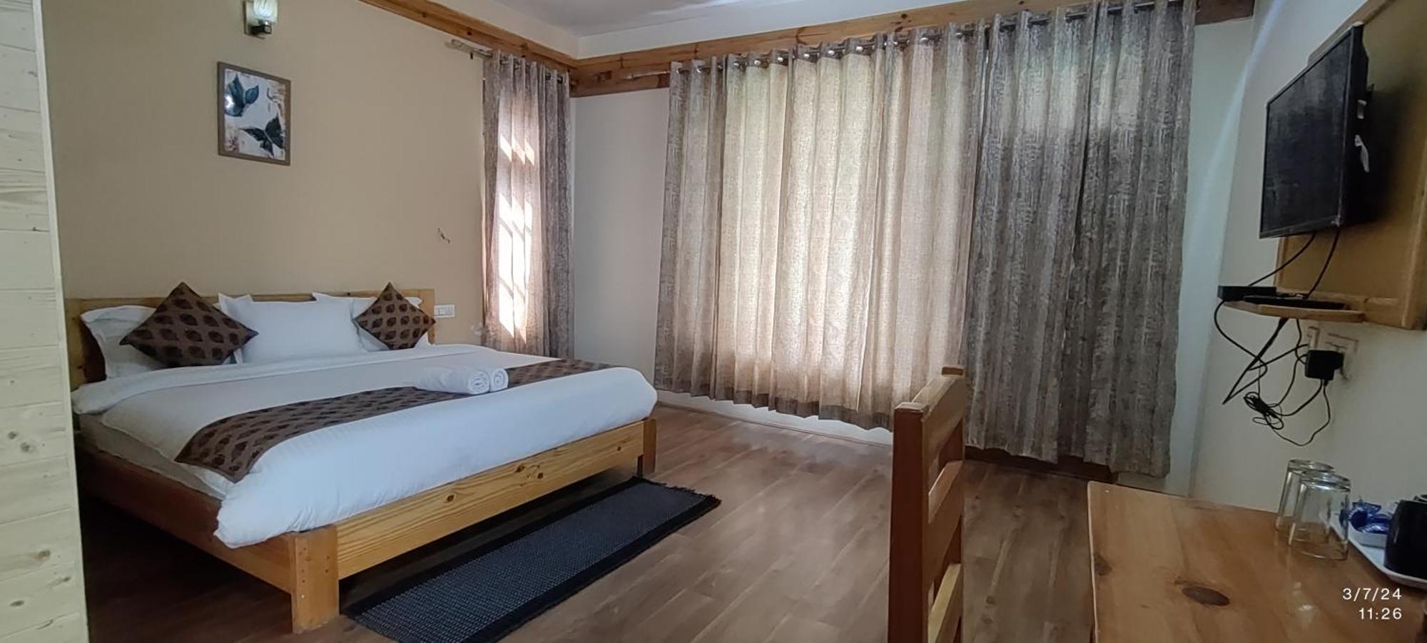 Tirthan Grand Riverside Banjār Esterno foto